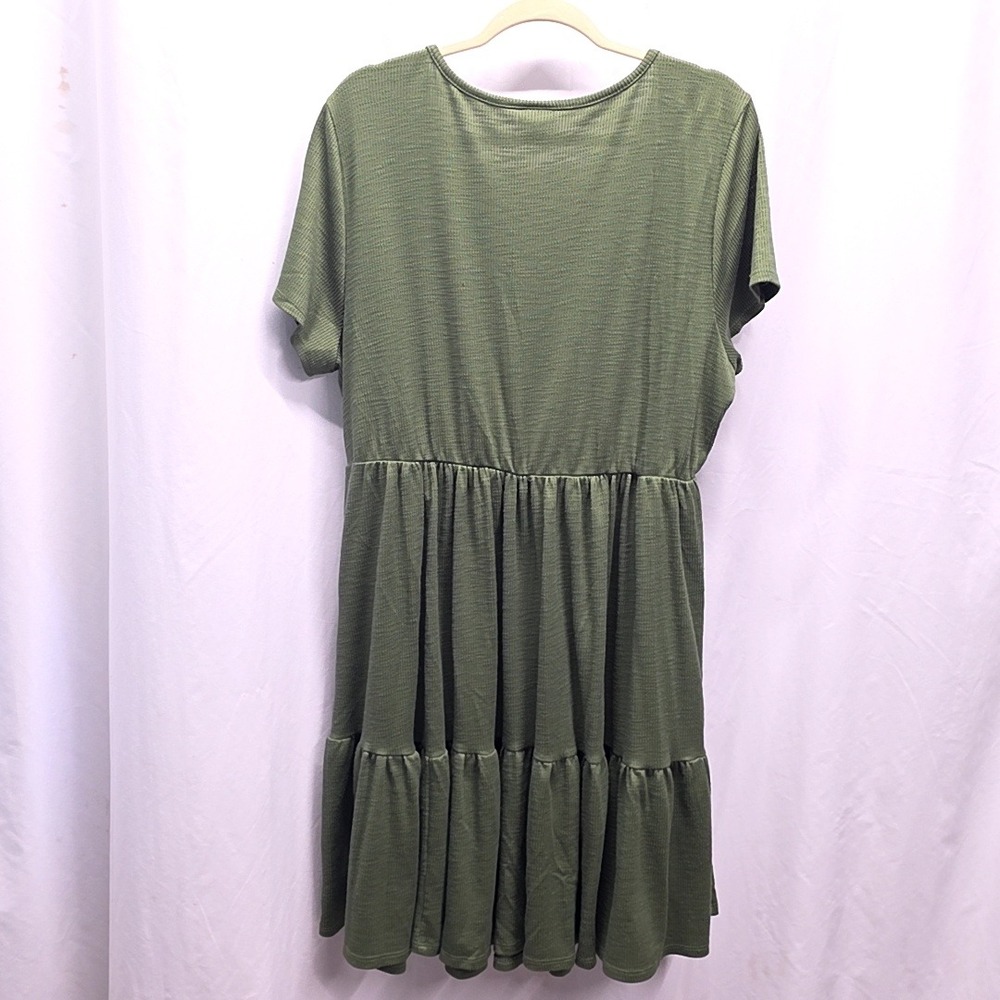 Torrid Dress Womens 2 Olive Green Ribbed Tiered V-Neck Short Sleeve Knee Length - Picture 3 of 8